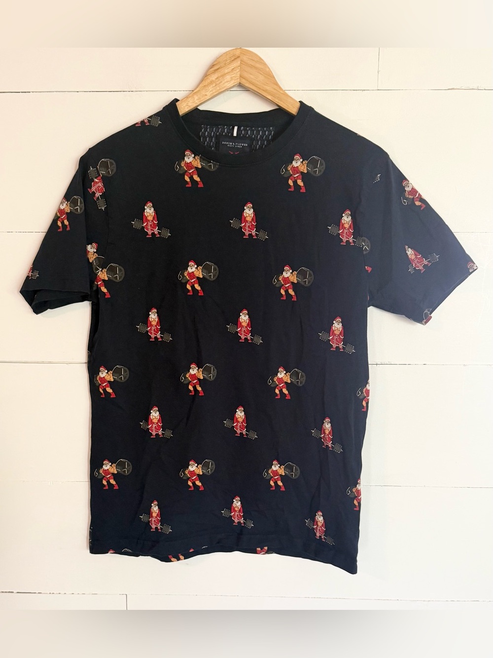 Denim & Flower Ricky Singh Men's Navy Santa Claus Graphic Crew Neck Tee Size M